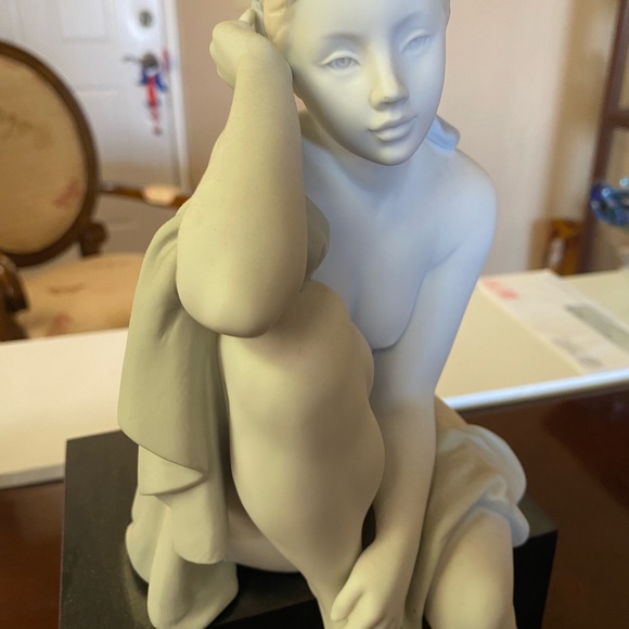 RETIRED 2004 ‘LOST IN THOUGHT’ Lladro item#01016887 - Picture 4 of 16